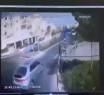  شاهد: سائق حافلة يفقد السيطرة ويصطدم بسيارات وحافلة أخرى في بيتار عيليت